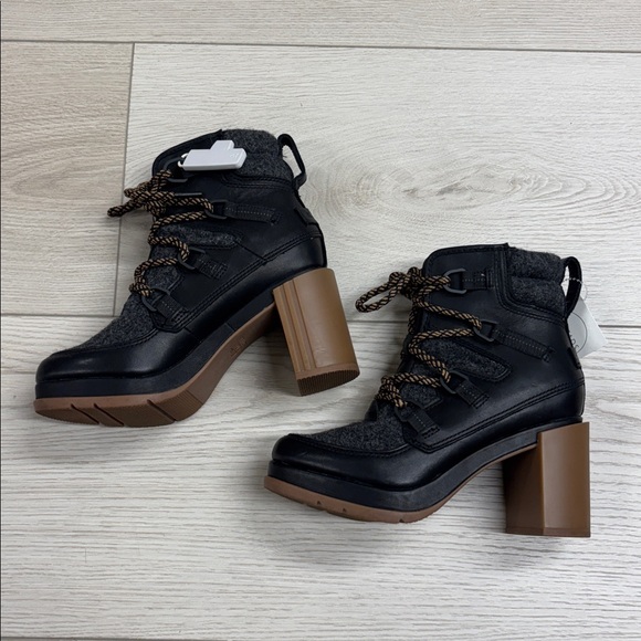NWOT Sorel Blake Lace Heeled Bootie - Picture 4 of 9
